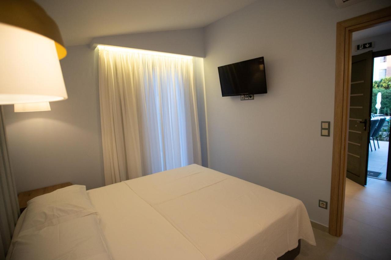 8 Boutique Suites Nea Poteidaia Ngoại thất bức ảnh